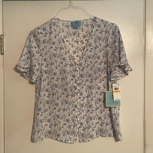 Adorable top, perfect in blue!